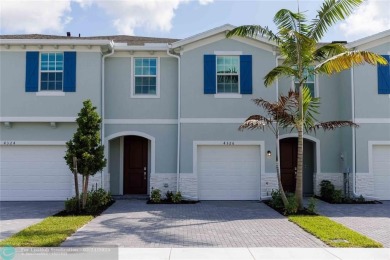 Lake Townhome/Townhouse For Sale in Lake Worth, Florida