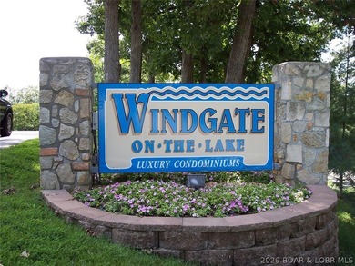 TWO BOAT SLIPS INCLUDED! Spacious, quiet top-floor 4BR/3BA condo - photo 2