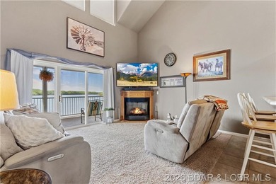 TWO BOAT SLIPS INCLUDED! Spacious, quiet top-floor 4BR/3BA condo - photo 3