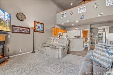 TWO BOAT SLIPS INCLUDED! Spacious, quiet top-floor 4BR/3BA condo - photo 4
