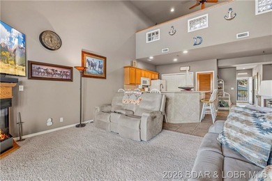 TWO BOAT SLIPS INCLUDED! Spacious, quiet top-floor 4BR/3BA condo - photo 4