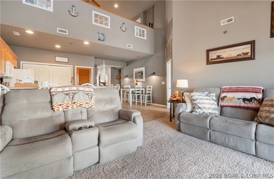 TWO BOAT SLIPS INCLUDED! Spacious, quiet top-floor 4BR/3BA condo - photo 5