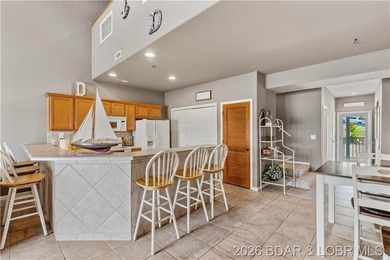TWO BOAT SLIPS INCLUDED! Spacious, quiet top-floor 4BR/3BA condo - photo 7
