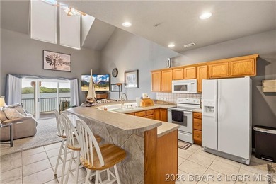 TWO BOAT SLIPS INCLUDED! Spacious, quiet top-floor 4BR/3BA condo - photo 9