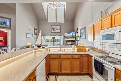 TWO BOAT SLIPS INCLUDED! Spacious, quiet top-floor 4BR/3BA condo - photo 10