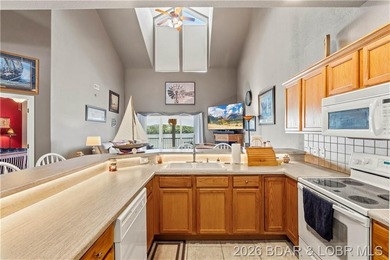 TWO BOAT SLIPS INCLUDED! Spacious, quiet top-floor 4BR/3BA condo - photo 10