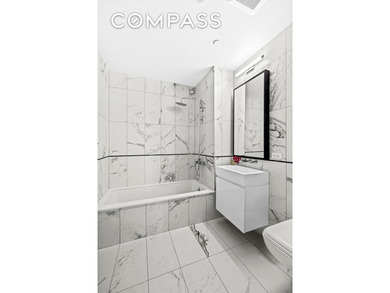 Perfectly positioned in Yorkville near parks, dining, and - photo 8