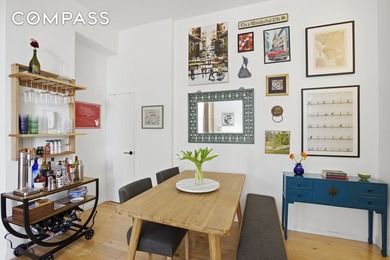 Welcome home to this bright, beautifully renovated one-bedroom - photo 4
