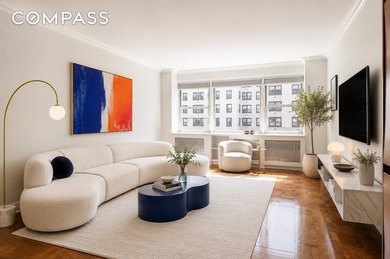 A king-sized one-bedroom with the rare privilege of a key to - photo 1