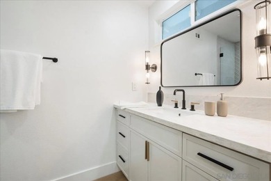 Fully renovated showpiece tucked away on a quiet cul-de-sac in - photo 31