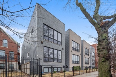 (private lake, pond, creek) Condo For Sale in Chicago Illinois