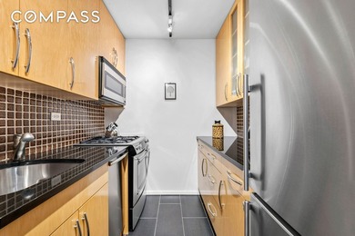 Welcome to your spacious renovated sunfilled one-bedroom at 180 - photo 3