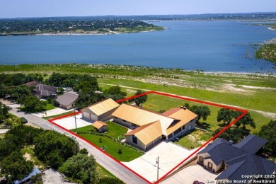 Lake Home For Sale in Canyon Lake, Texas
