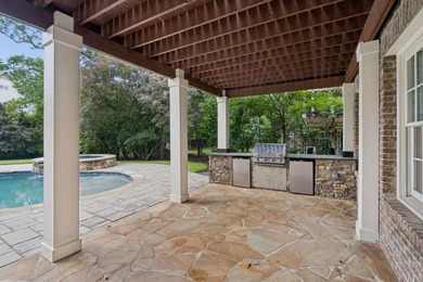 Welcome to this Exceptional Custom Estate nestled in the heart - photo 7