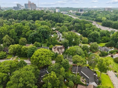 Welcome to this Exceptional Custom Estate nestled in the heart - photo 9