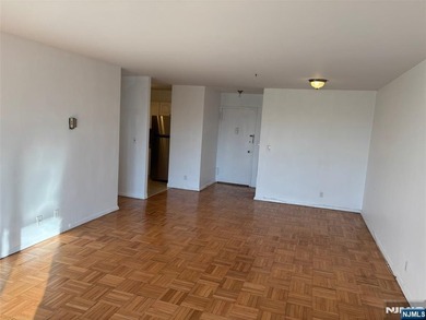 Bright, west facing 2 BR, 2 Bath coop in the heart of Fort Lee - photo 16