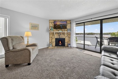Fresh, clean & updated 2-level condo in the highly desirable - photo 6