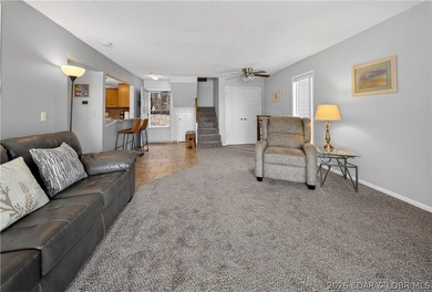 Fresh, clean & updated 2-level condo in the highly desirable - photo 7