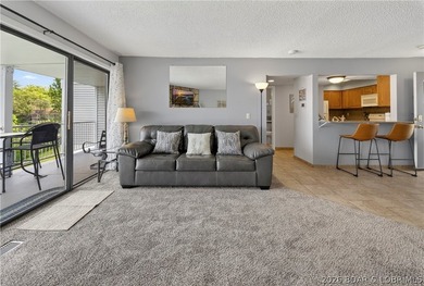 Fresh, clean & updated 2-level condo in the highly desirable - photo 9