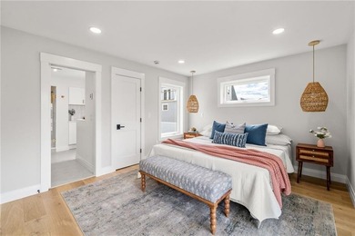 Beautifully transformed from top to bottom, this exceptional - photo 17