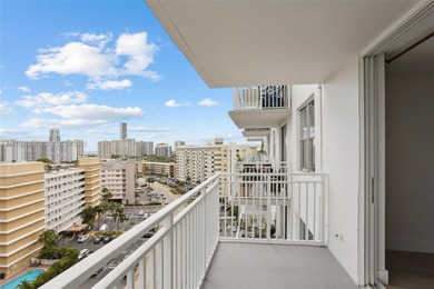 Spacious and remodeled . walking distance to Hallandale beach