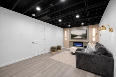 The one you've been waiting for, where luxury updates - photo 27