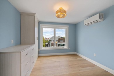 Beautifully transformed from top to bottom, this exceptional - photo 36