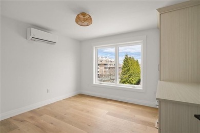 Beautifully transformed from top to bottom, this exceptional - photo 38
