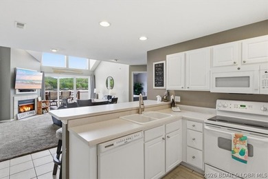 REDUCED! WOW, just WOW! 4 bedrooms, 3 full baths, a 12 x 32 boat - photo 6
