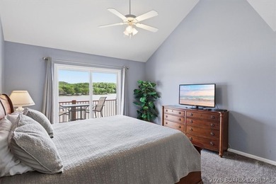 REDUCED! WOW, just WOW! 4 bedrooms, 3 full baths, a 12 x 32 boat - photo 9