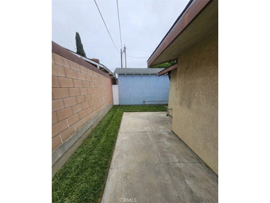 INVESTMENT OPPORTUNITY OR YOUR NEW HOME: This lovely 1923 - photo 11