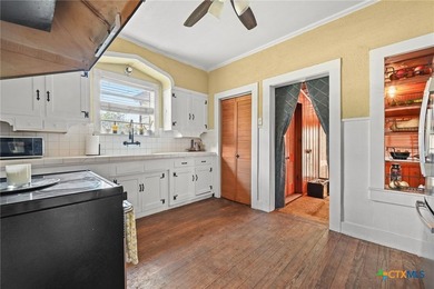 Opportunity knocks in the heart of Martindale! This charming - photo 11