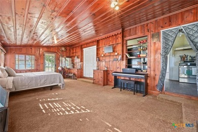 Opportunity knocks in the heart of Martindale! This charming - photo 16