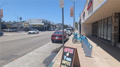 INVESTMENT OPPORTUNITY OR YOUR NEW HOME: This lovely 1923 - photo 18
