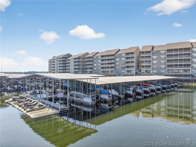 Lakefront living at its best! This 3BR/2BA, 1,400 sq ft condo in - photo 6