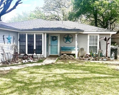 Lake Home For Sale in Lake Worth, Texas