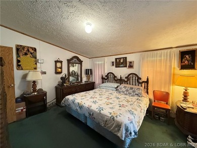 Enjoy privacy, space and a convenient location with this 3 - photo 11