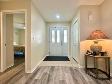 Beautifully maintained one-level living with modern updates - photo 11