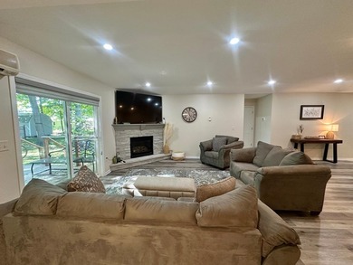 Beautifully maintained one-level living with modern updates - photo 13