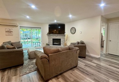 Beautifully maintained one-level living with modern updates - photo 14