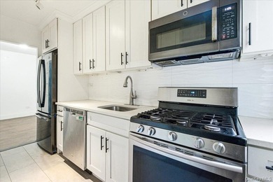 Spacious Living Meets Everyday Convenience at The New Yorker! - photo 16
