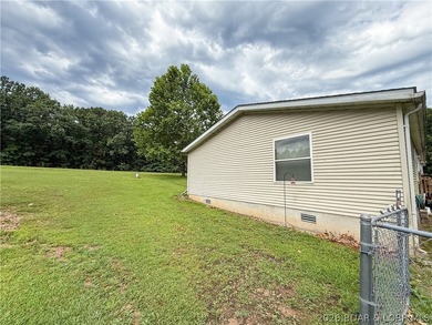 Enjoy privacy, space and a convenient location with this 3 - photo 18