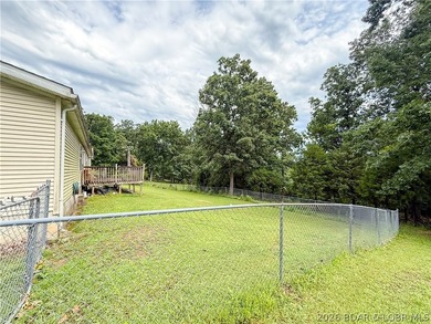 Enjoy privacy, space and a convenient location with this 3 - photo 19