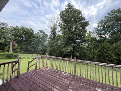 Enjoy privacy, space and a convenient location with this 3 - photo 20