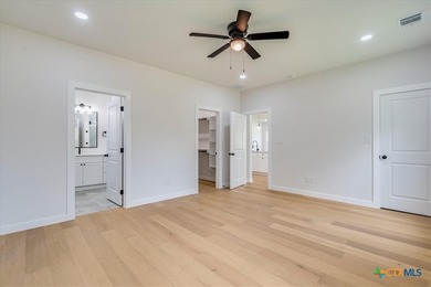 Beautifully crafted modern farmhouse located on an oversized 0 - photo 20