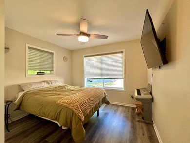 Beautifully maintained one-level living with modern updates - photo 27