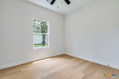 Beautifully crafted modern farmhouse located on an oversized 0 - photo 28