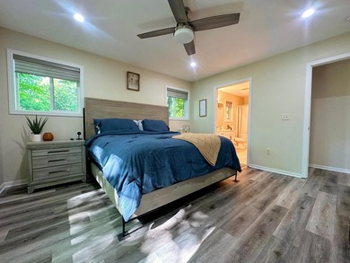 Beautifully maintained one-level living with modern updates - photo 30