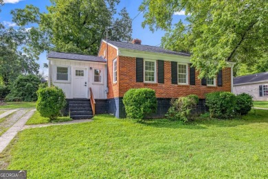 (private lake, pond, creek) Home For Sale in Cornelia Georgia