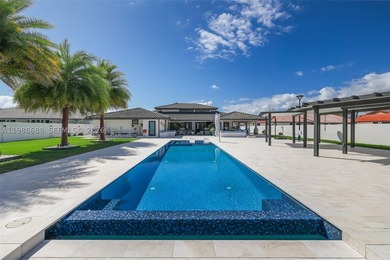 Welcome to this masterpiece of modern architecture! Experience - photo 3